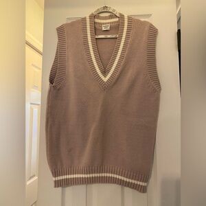 Aritzia Sunday Best V-Neck Sweater Vest in Blush Preppy Academia Casual Medium